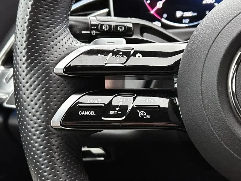 Mercedes-Benz E-Klasse Estate, stuurwiel rechterspaak