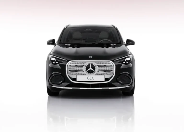Mercedes-Benz GLA direct leverbaar - High-Performance LED koplampen en grille