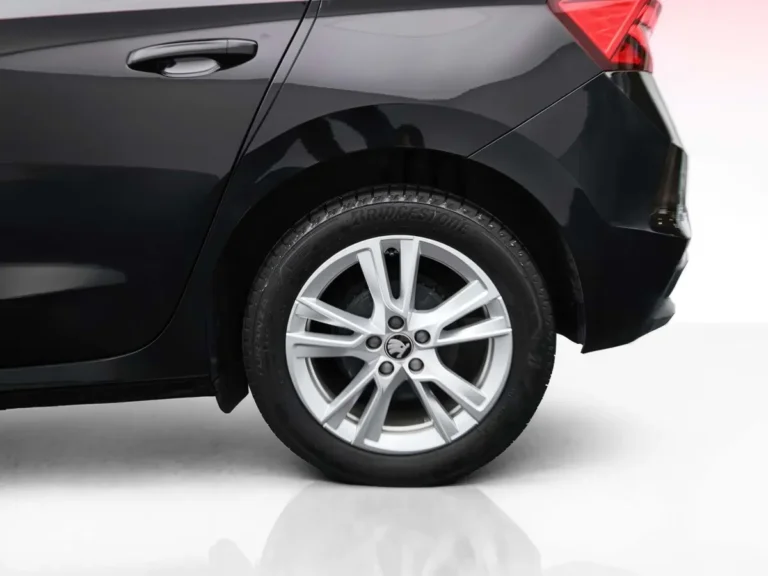 Skoda Fabia Selection, close-up van lichtmetalen velg