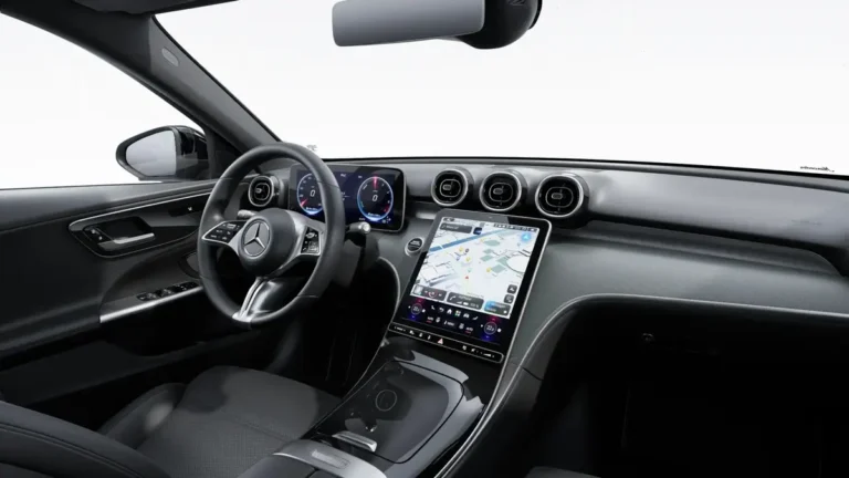 Mercedes-Benz C-Klasse C 300 e leasen - dashboard met MBUX-touchscreen en digitaal instrumentenpaneel