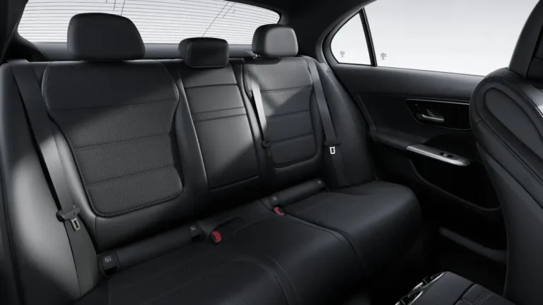 Mercedes-Benz C-Klasse C 300 e zakelijke lease - achterbank met neerklapbare rugleuning en ISOFIX