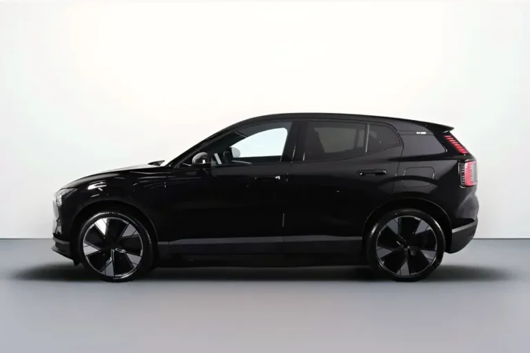 Volvo EX30 69kWh Extended Range Plus