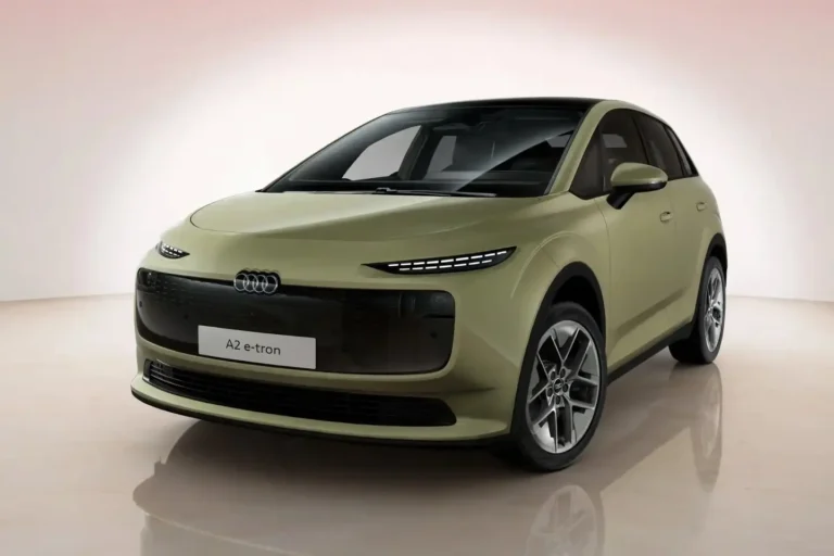 Audi A2 e-tron, voorzijde schuin van links met LED-dagrijverlichting en Audi-ringen