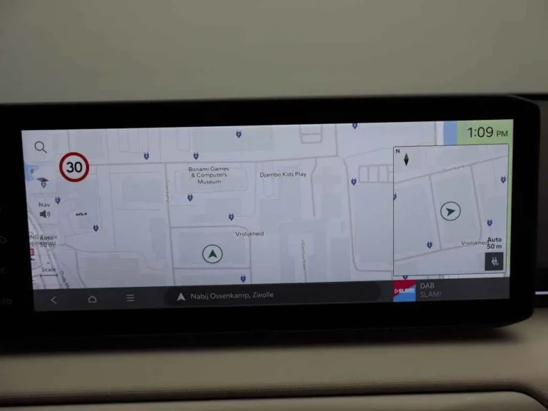Kia EV4, navigatiesysteem met kaartweergave op het 12,3 inch scherm