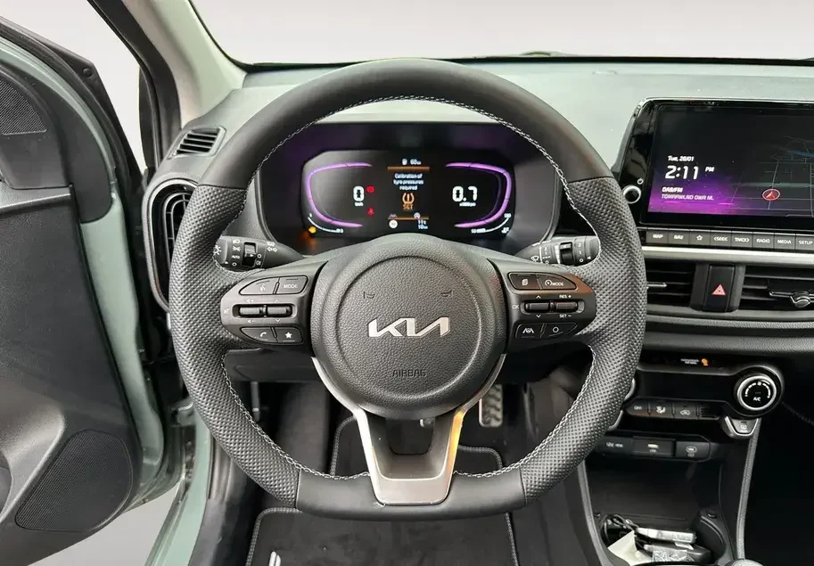 Kia Picanto, cockpit met GT-Line-stuurwiel, digitaal instrumentenpaneel en 8-inch scherm