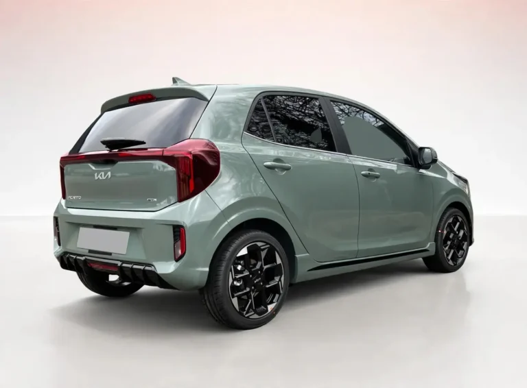 Kia Picanto, GT-Line schuin van achteren rechts met dakspoiler en privacy glass