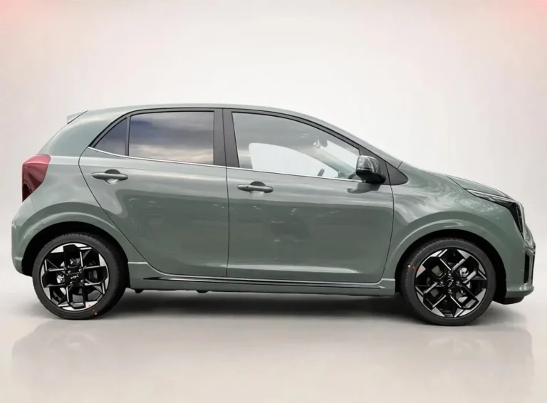 Kia Picanto, rechterzijkant van de GT-Line in Adventurous Green