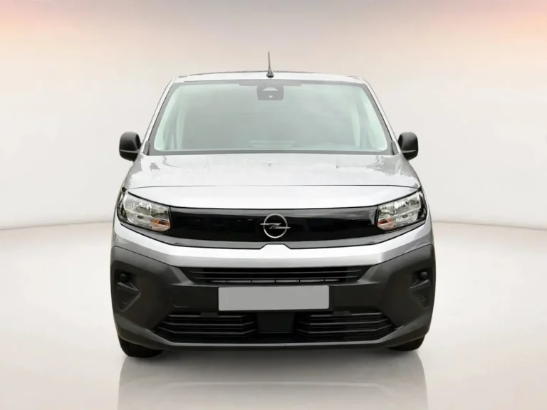 Opel Combo-e, vooraanzicht met Opel Vizor-grille en LED-koplampen