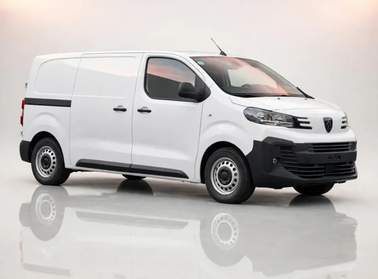 Peugeot e-Expert bedrijfswagen leasen, schuin van voren rechts met zwarte voorbumper