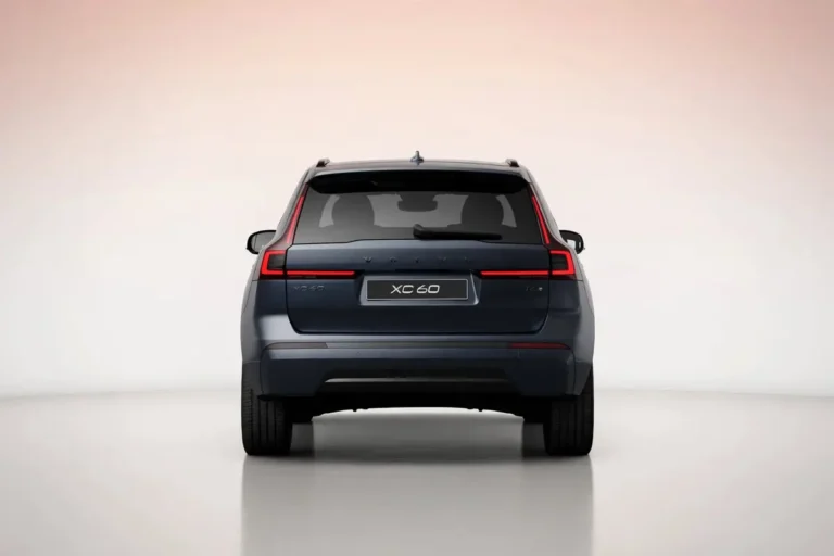 Volvo XC60, achteraanzicht met LED-achterlichten en XC60-embleem op de achterklep